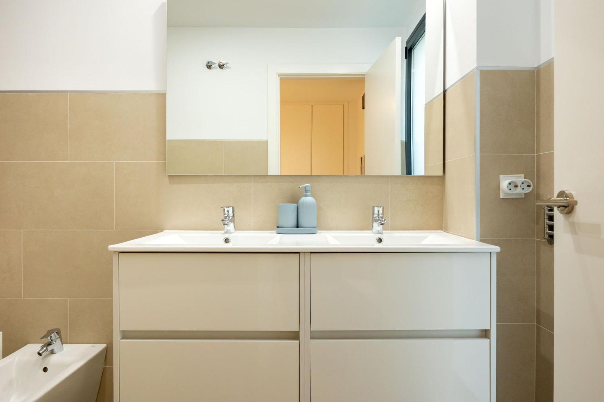 Charming 2 Bedroom Apartment By Torre Del Oro By Ocityzen 세비야 외부 사진